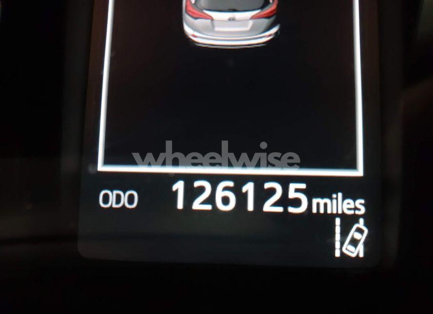 Photo 16 of 2018 Toyota Rav4 HYBRID XLE (VIN JTMRJREV7JD187227)