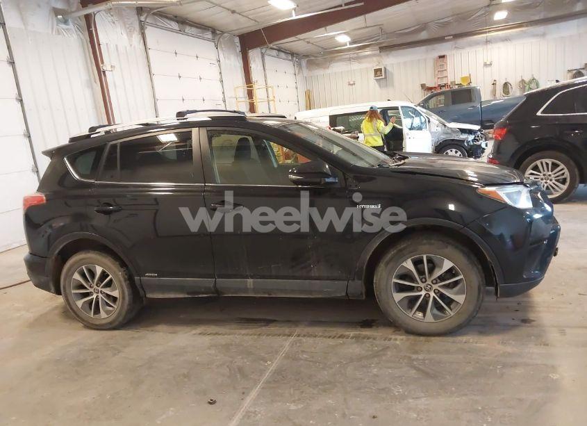 Photo 13 of 2016 Toyota Rav4 HYBRID XLE (VIN JTMRJREV8GD002353)