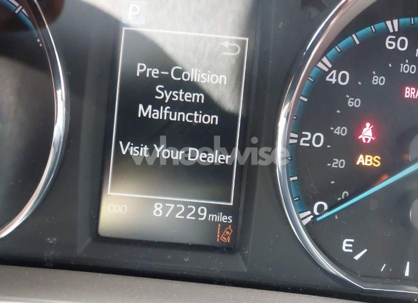 Photo 16 of 2018 Toyota Rav4 HYBRID XLE (VIN JTMRJREV8JD155841)