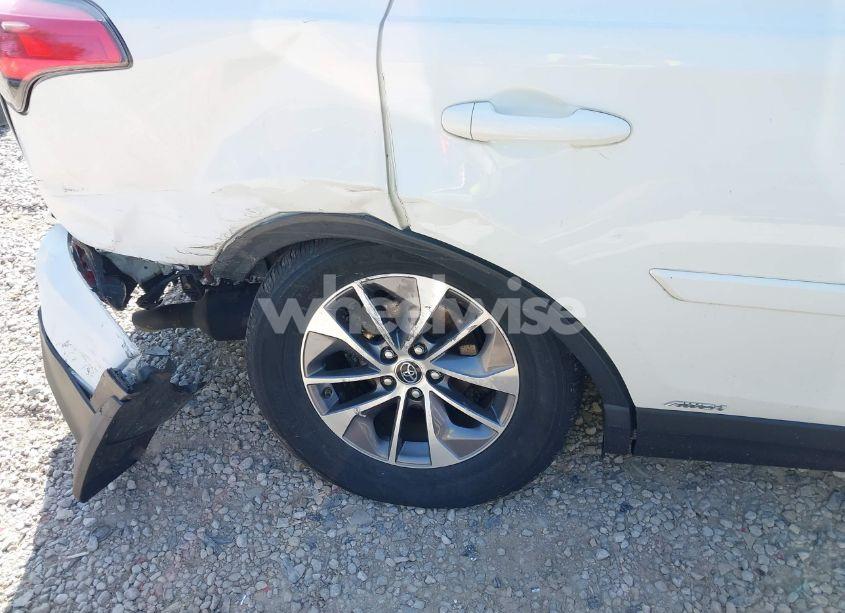 Photo 20 of 2018 Toyota Rav4 HYBRID XLE (VIN JTMRJREV8JD155841)