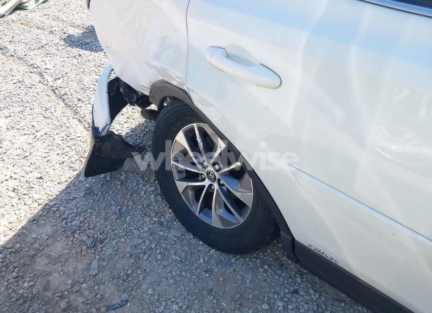 Photo 21 of 2018 Toyota Rav4 HYBRID XLE (VIN JTMRJREV8JD155841)