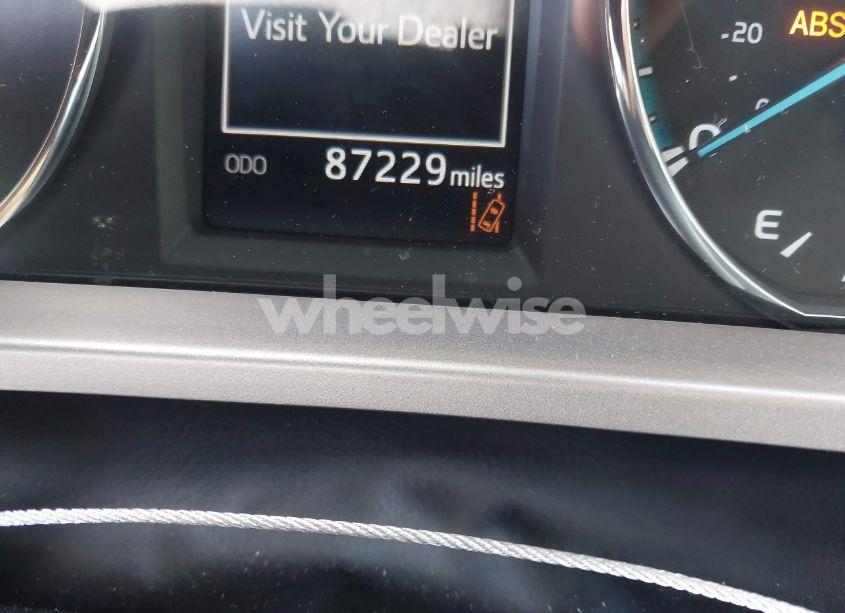 Photo 7 of 2018 Toyota Rav4 HYBRID XLE (VIN JTMRJREV8JD155841)