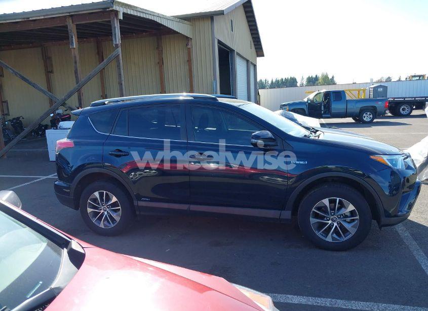 Photo 13 of 2017 Toyota Rav4 HYBRID XLE (VIN JTMRJREV9HD146768)