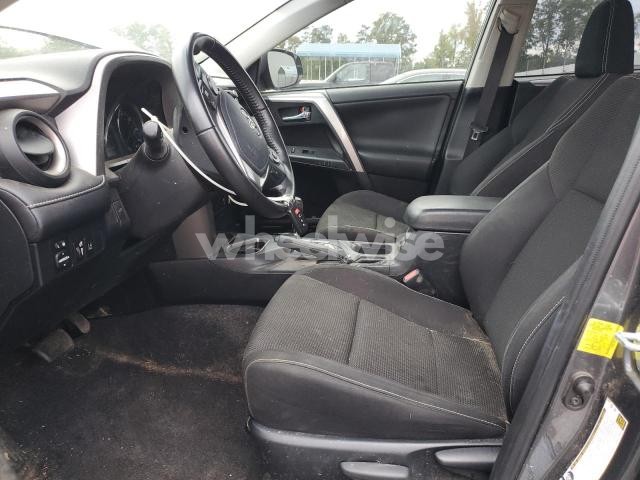 Photo 11 of 2016 TOYOTA RAV4 HV XLE (VIN JTMRJREVXGD030932)