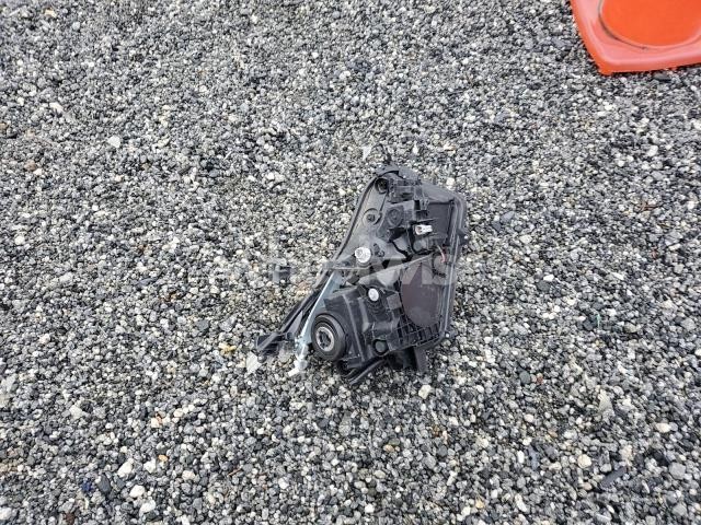 Photo 5 of 2016 TOYOTA RAV4 HV XLE (VIN JTMRJREVXGD030932)