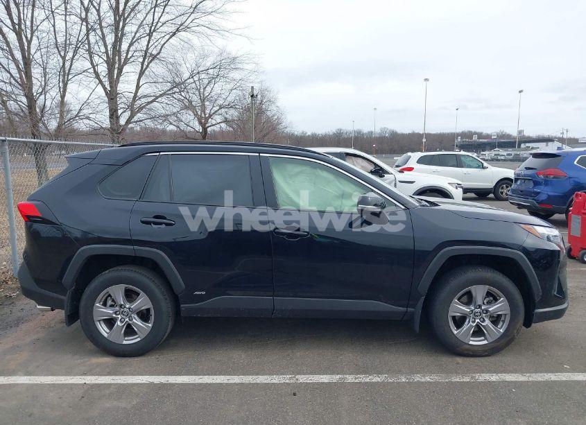 Photo 13 of 2024 Toyota Rav4 HYBRID XLE (VIN JTMRWRFV1RJ058543)