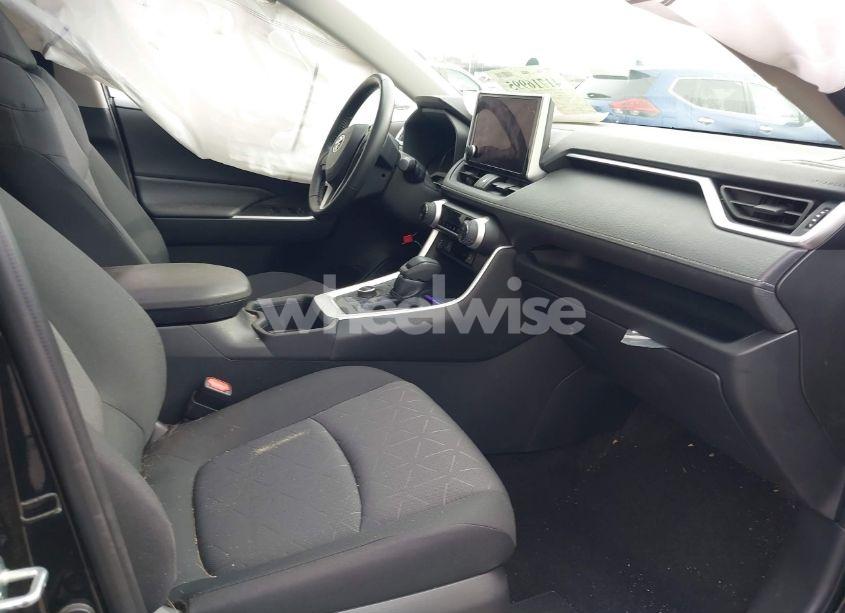 Photo 5 of 2024 Toyota Rav4 HYBRID XLE (VIN JTMRWRFV1RJ058543)