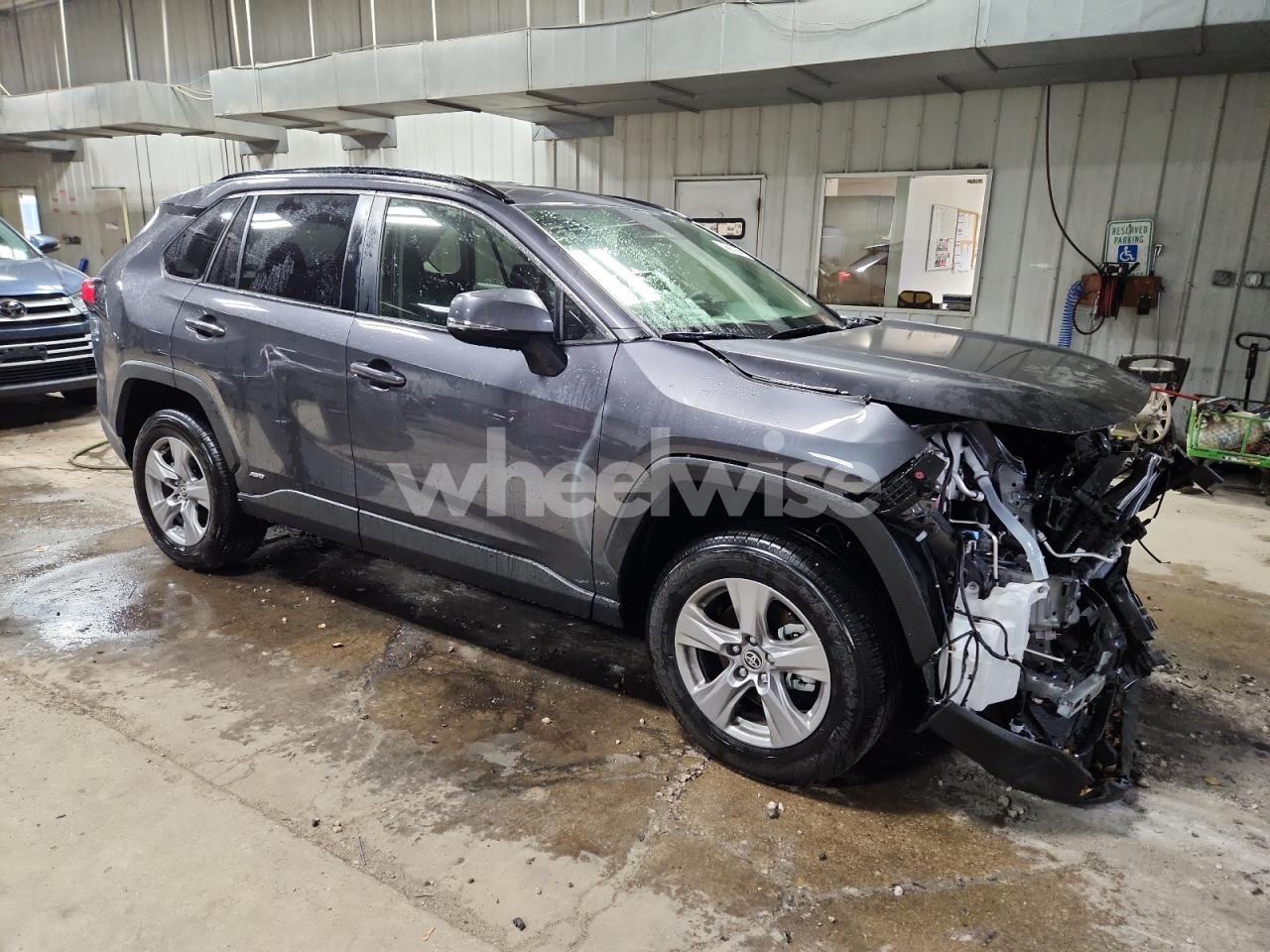 Photo 4 of 2025 TOYOTA RAV4 XLE (VIN JTMRWRFV1SJ071010)