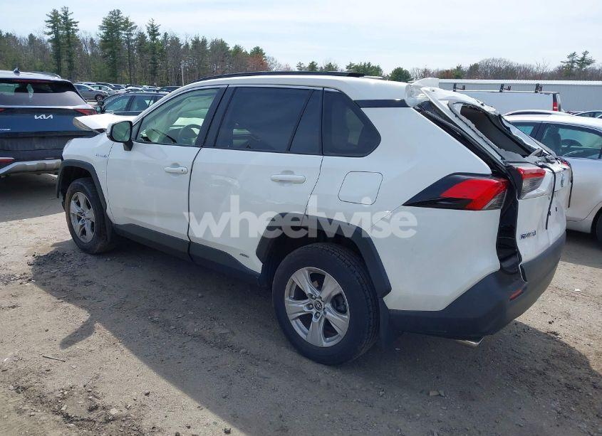 Photo 3 of 2019 Toyota Rav4 HYBRID XLE (VIN JTMRWRFV2KD022588)