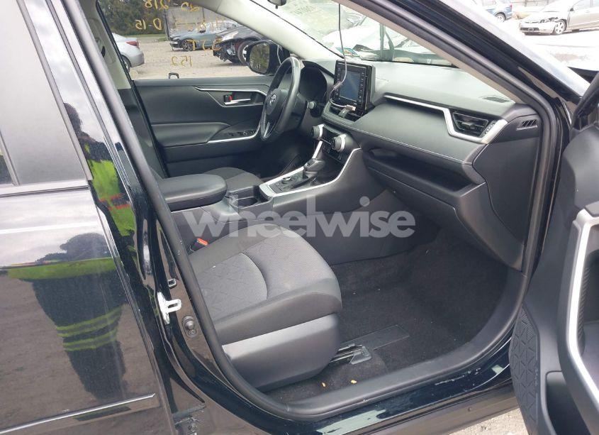 Photo 5 of 2020 Toyota Rav4 HYBRID XLE (VIN JTMRWRFV2LD046181)