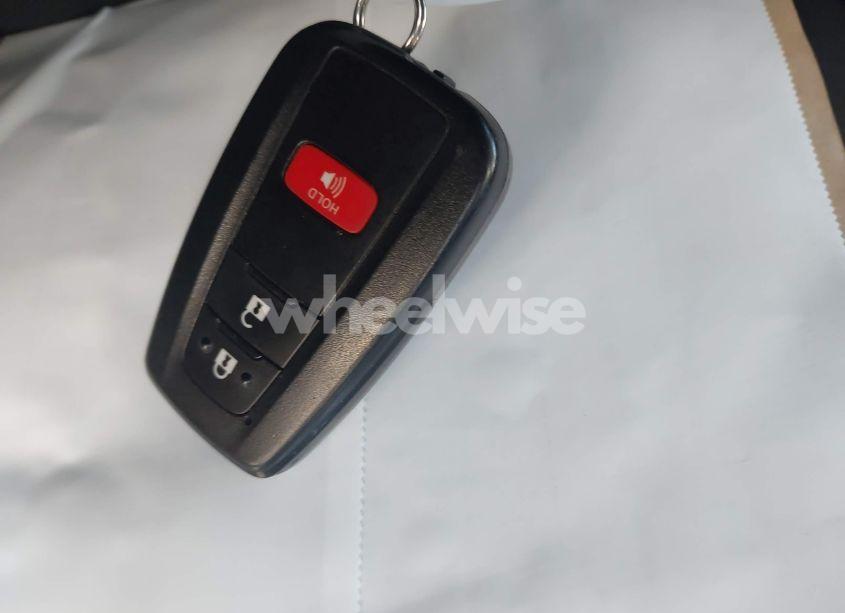 Photo 11 of 2020 Toyota Rav4 HYBRID XLE (VIN JTMRWRFV2LD550598)