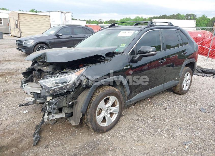 Photo 2 of 2021 Toyota Rav4 HYBRID XLE (VIN JTMRWRFV2MD133113)