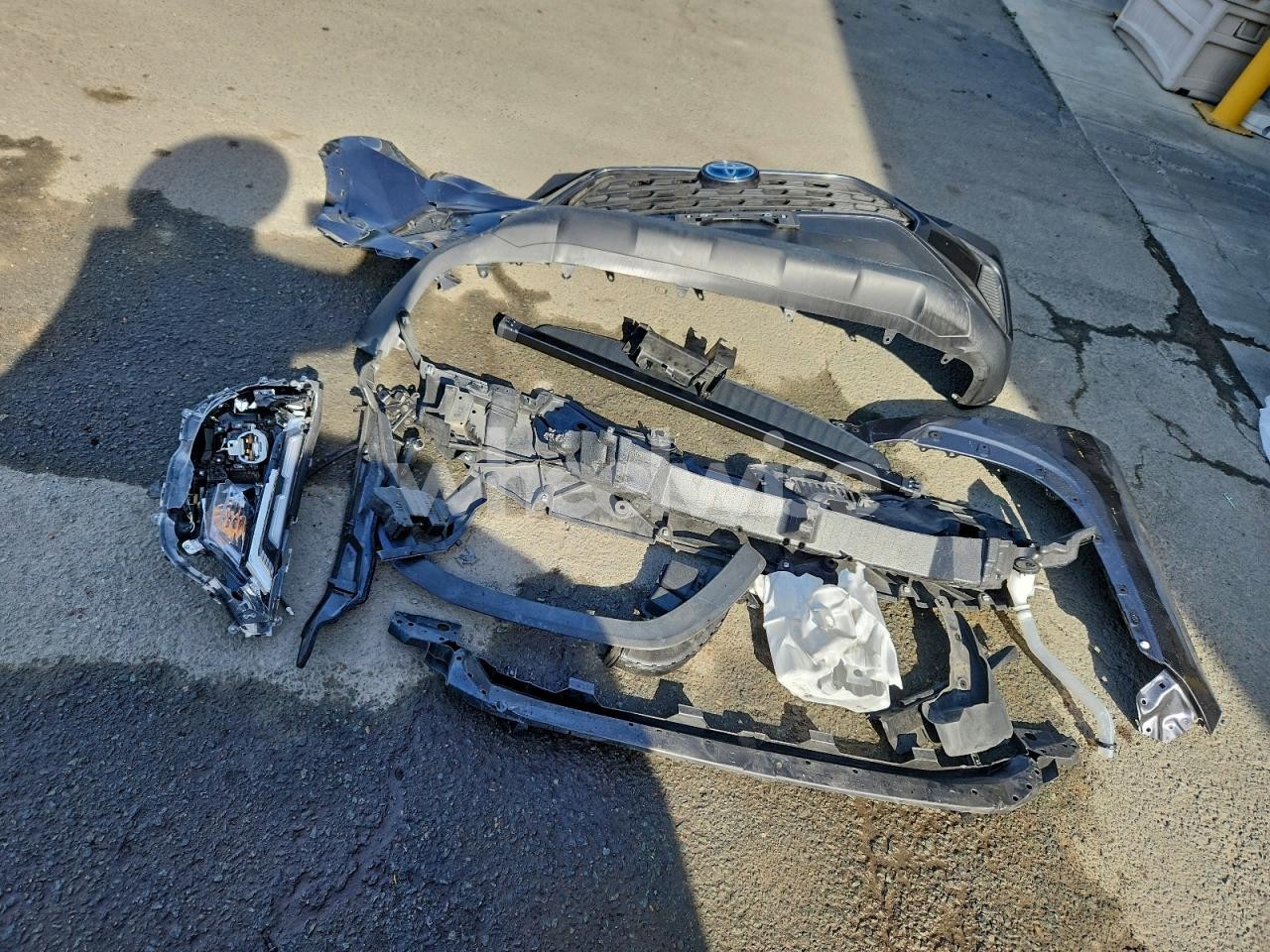 Photo 13 of 2023 TOYOTA RAV4 XLE (VIN JTMRWRFV2PD174524)