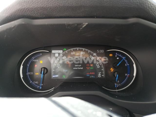 Photo 6 of 2025 TOYOTA RAV4 XLE (VIN JTMRWRFV2SJ076104)