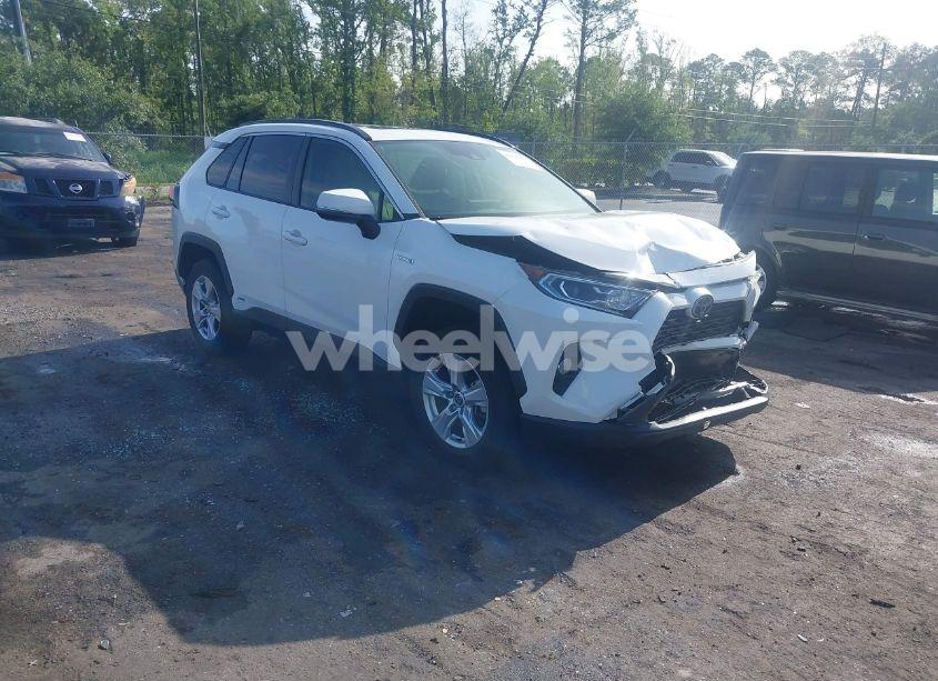 2021 Toyota Rav4 HYBRID XLE (VIN JTMRWRFV3MD135548) main photo