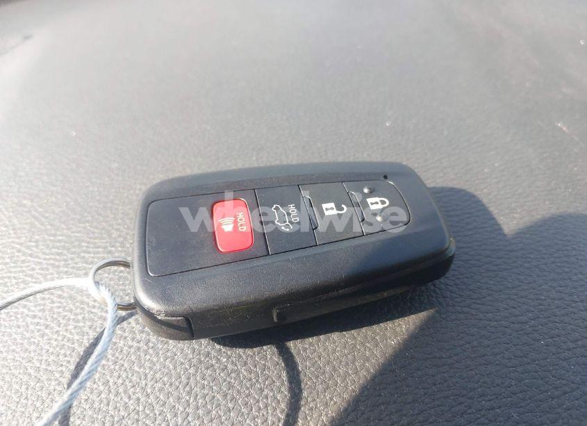 Photo 11 of 2021 Toyota Rav4 HYBRID XLE (VIN JTMRWRFV3MD135548)