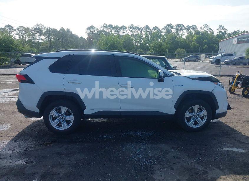 Photo 13 of 2021 Toyota Rav4 HYBRID XLE (VIN JTMRWRFV3MD135548)