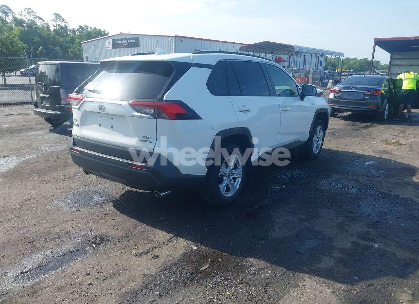 Photo 4 of 2021 Toyota Rav4 HYBRID XLE (VIN JTMRWRFV3MD135548)
