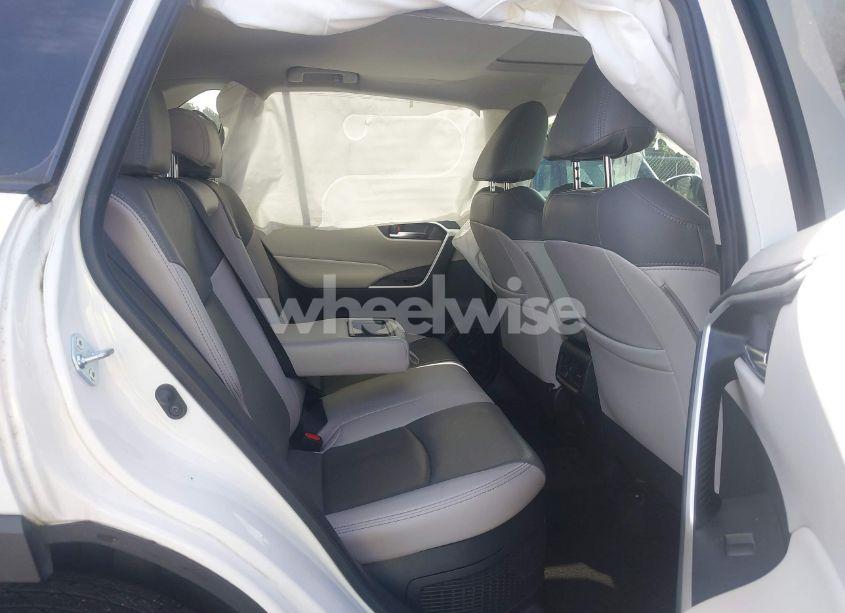 Photo 8 of 2021 Toyota Rav4 HYBRID XLE (VIN JTMRWRFV3MD135548)