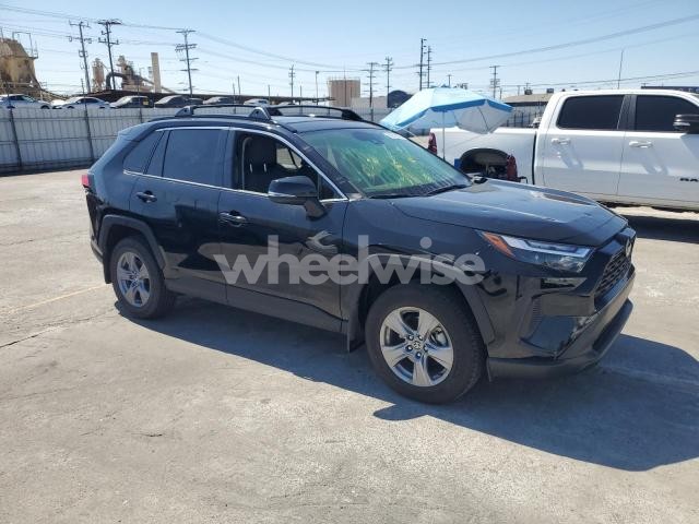 2024 TOYOTA RAV4 XLE (VIN JTMRWRFV3RD266535) main photo