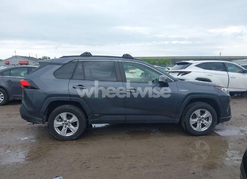 Photo 13 of 2019 Toyota Rav4 HYBRID XLE (VIN JTMRWRFV4KD024004)