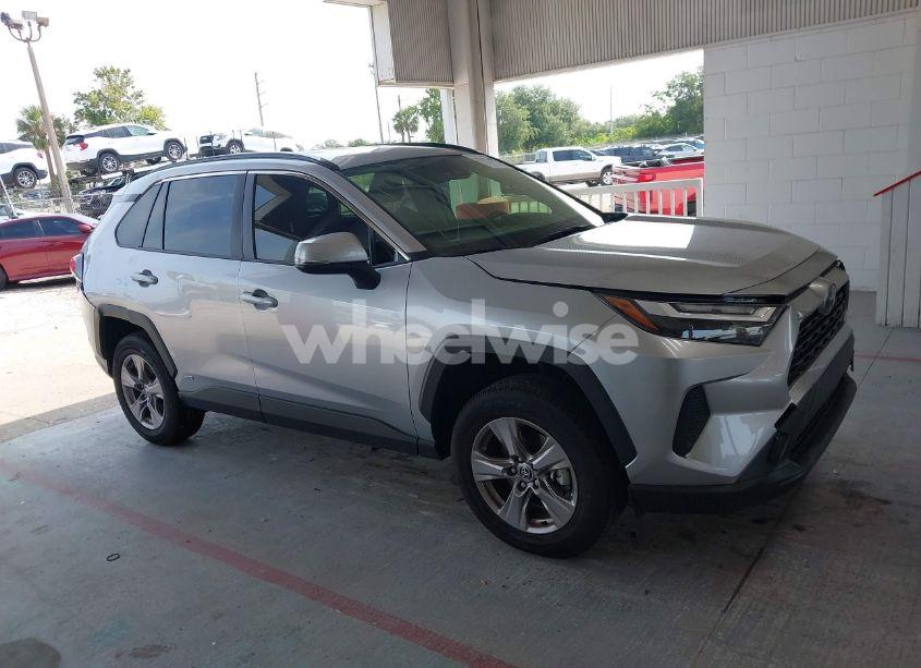 Photo 13 of 2025 Toyota Rav4 HYBRID XLE (VIN JTMRWRFV5SJ063802)