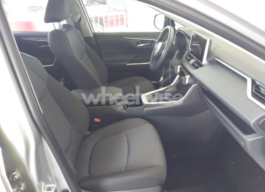 Photo 5 of 2025 Toyota Rav4 HYBRID XLE (VIN JTMRWRFV5SJ063802)