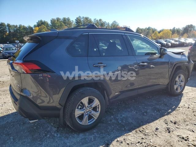 Photo 4 of 2025 TOYOTA RAV4 XLE (VIN JTMRWRFV8SJ077564)