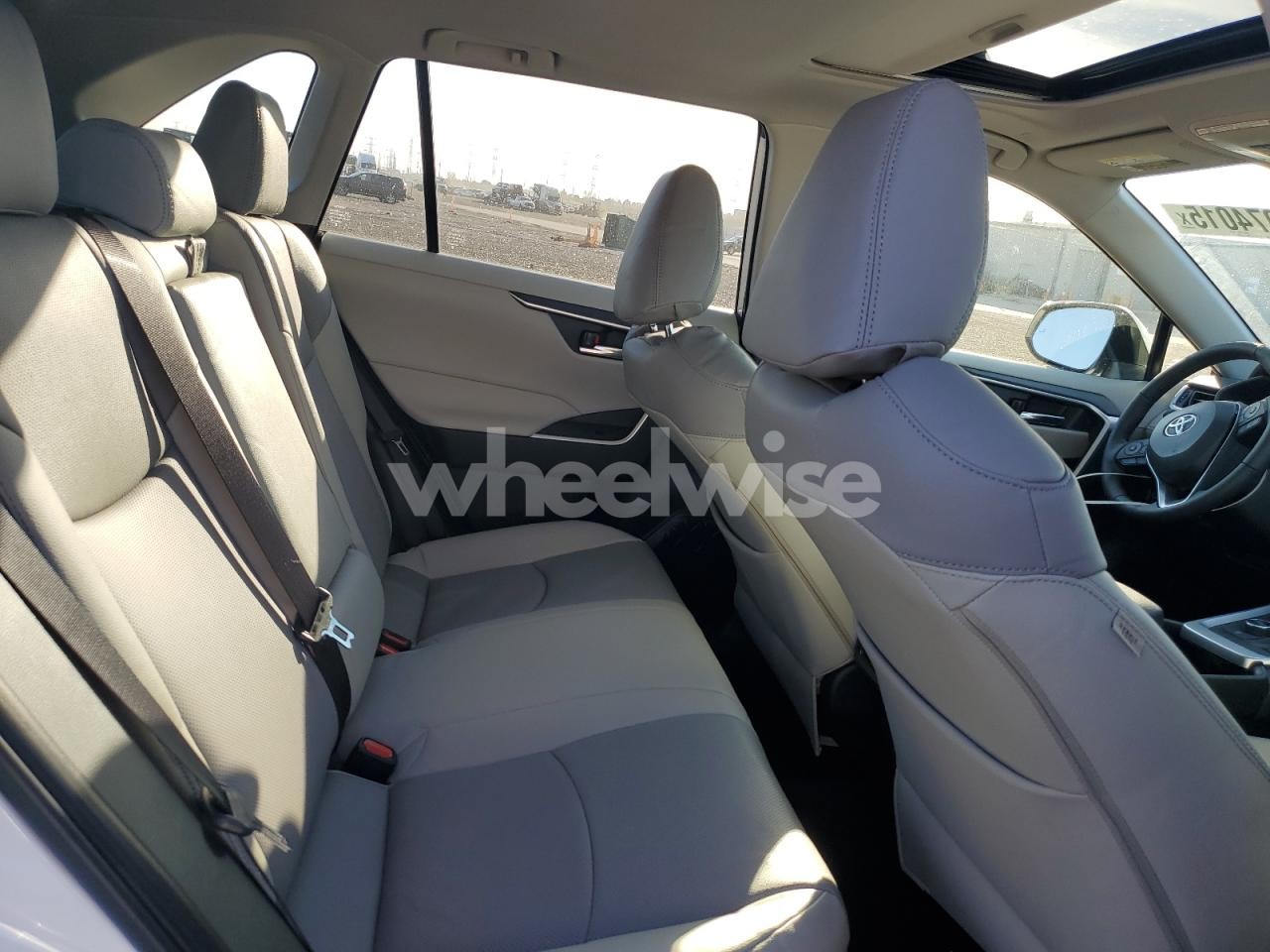 Photo 10 of 2025 TOYOTA RAV4 XLE (VIN JTMRWRFV9SD325609)