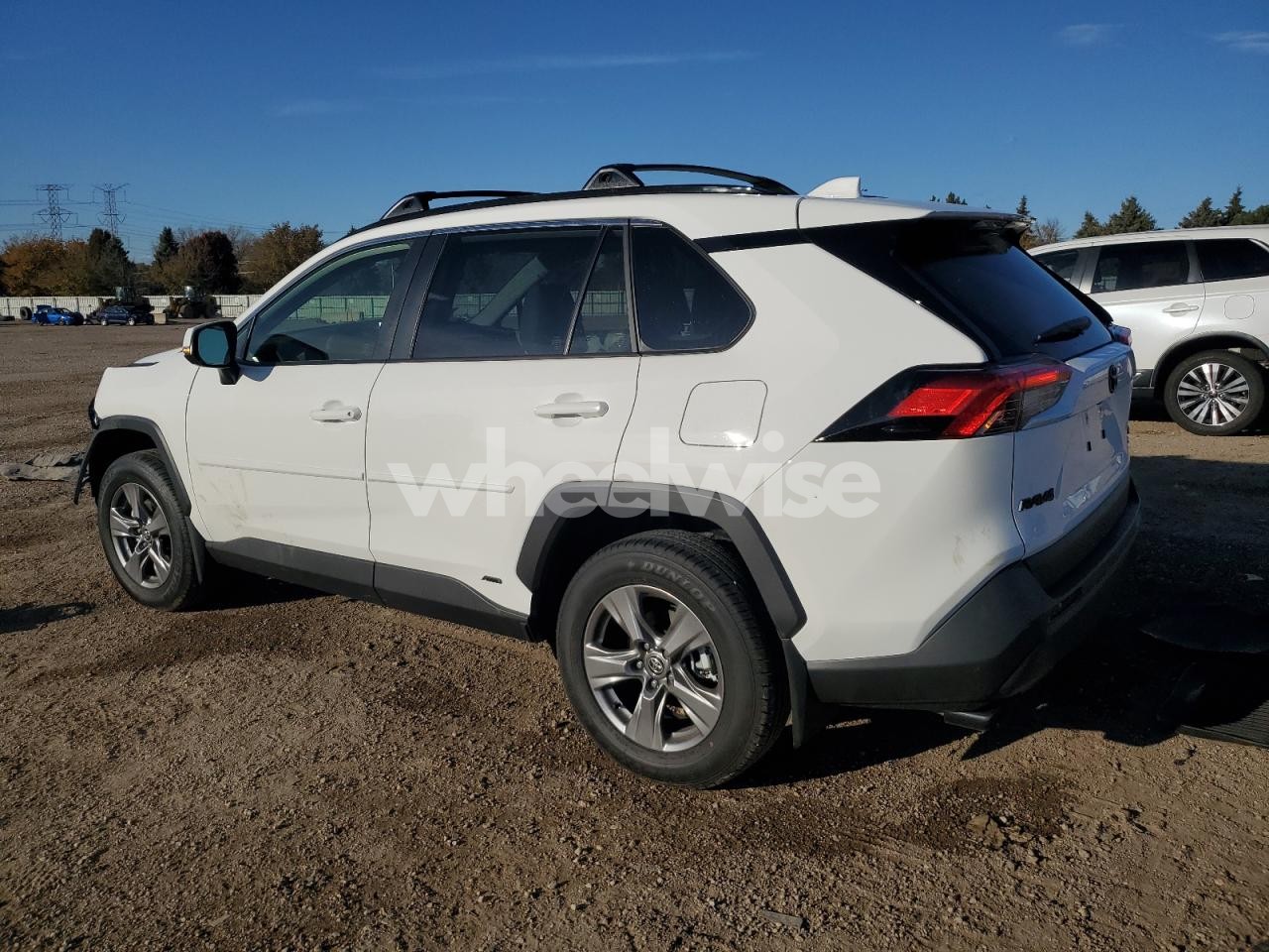 Photo 2 of 2025 TOYOTA RAV4 XLE (VIN JTMRWRFV9SD325609)