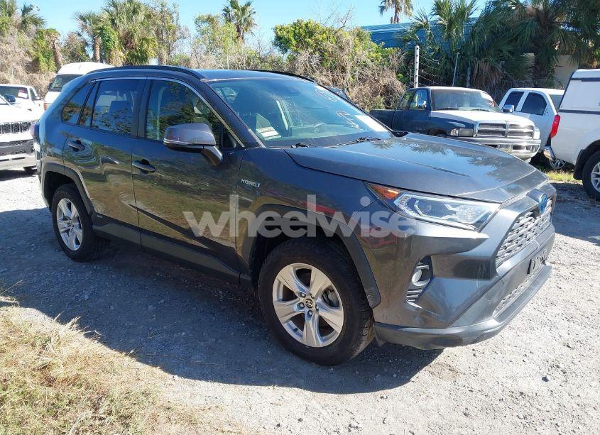 2020 Toyota Rav4 HYBRID XLE (VIN JTMRWRFVXLD068543) main photo