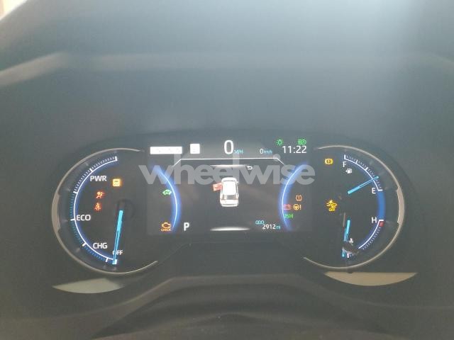 2025 TOYOTA RAV4 XLE (VIN JTMRWRFVXSD293544) main photo