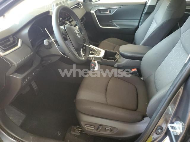 Photo 4 of 2025 TOYOTA RAV4 XLE (VIN JTMRWRFVXSD293544)