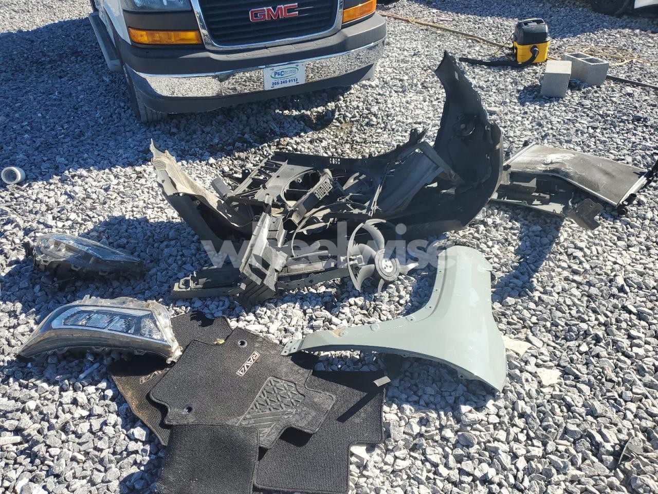 Photo 13 of 2019 TOYOTA RAV4 XLE (VIN JTMW1RFV0KJ016694)