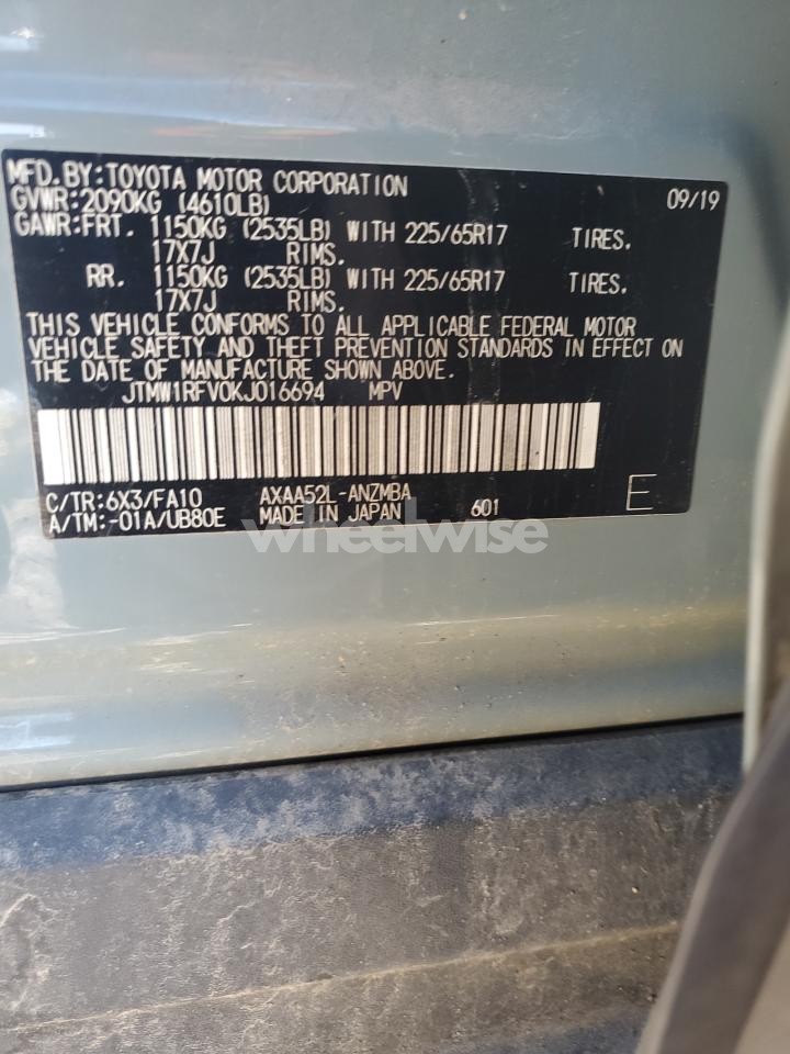 Photo 14 of 2019 TOYOTA RAV4 XLE (VIN JTMW1RFV0KJ016694)