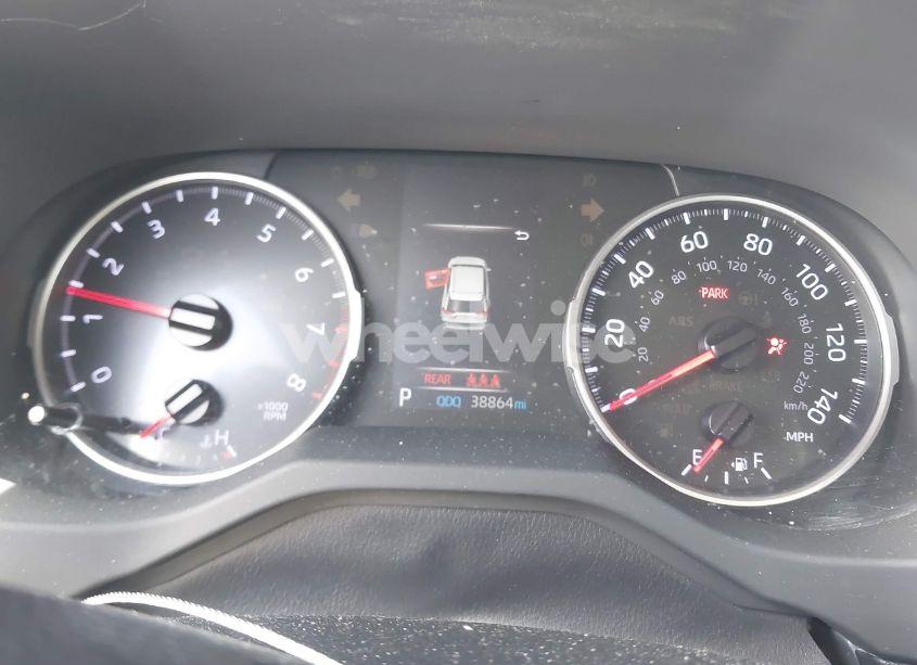 Photo 7 of 2019 Toyota Rav4 XLE (VIN JTMW1RFV2KD024228)