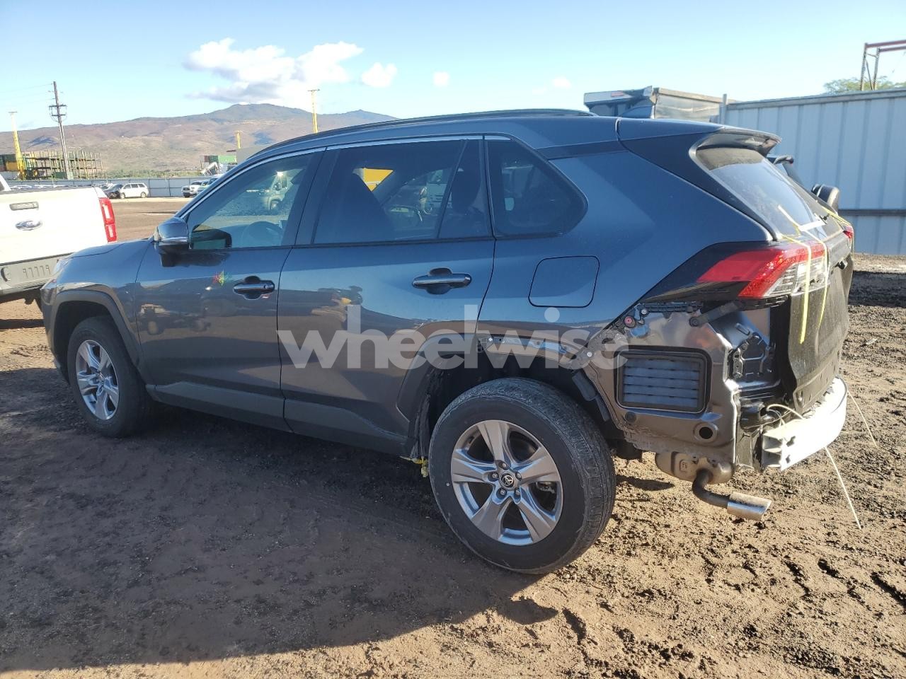 Photo 2 of 2024 TOYOTA RAV4 XLE (VIN JTMW1RFV4RD123871)