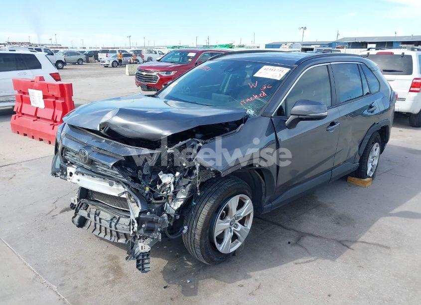 Photo 2 of 2019 Toyota Rav4 XLE (VIN JTMW1RFV6KD011465)