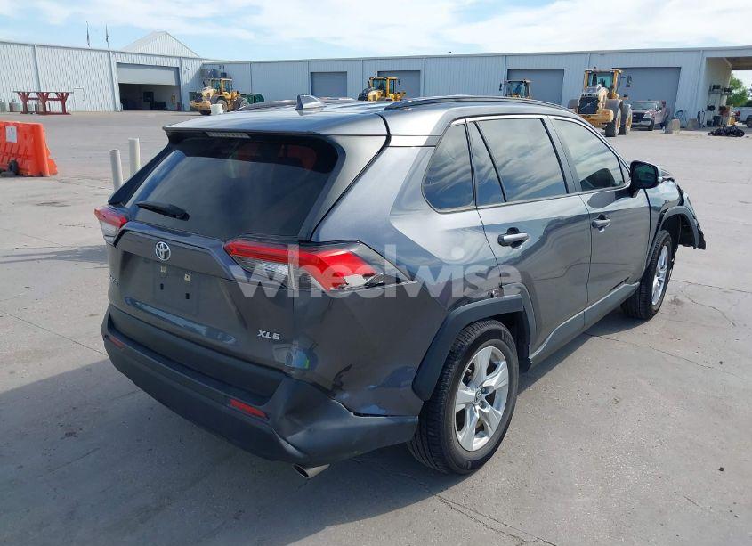 Photo 4 of 2019 Toyota Rav4 XLE (VIN JTMW1RFV6KD011465)