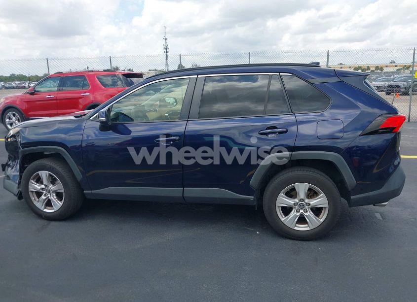 Photo 14 of 2019 Toyota Rav4 XLE (VIN JTMW1RFV6KD502439)