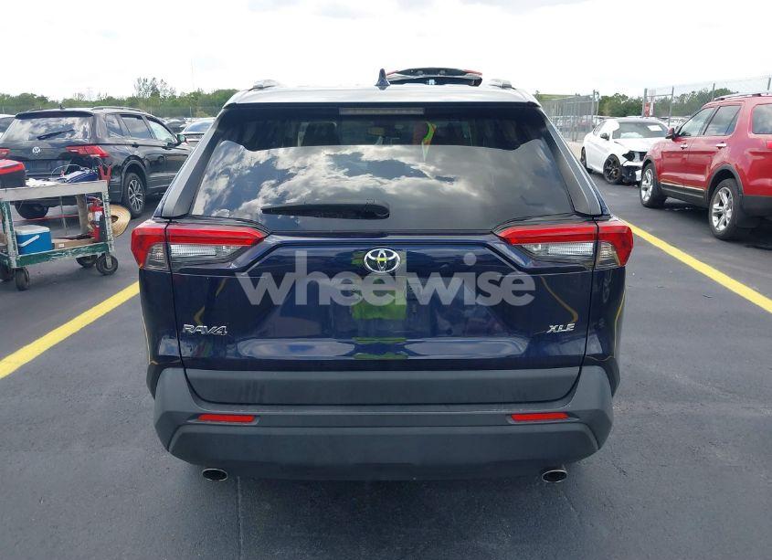 Photo 16 of 2019 Toyota Rav4 XLE (VIN JTMW1RFV6KD502439)