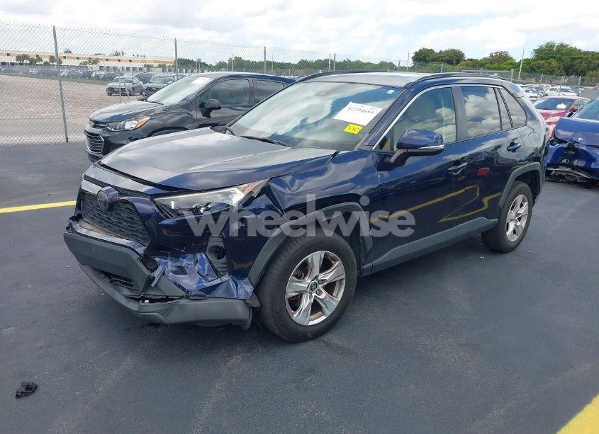 Photo 2 of 2019 Toyota Rav4 XLE (VIN JTMW1RFV6KD502439)