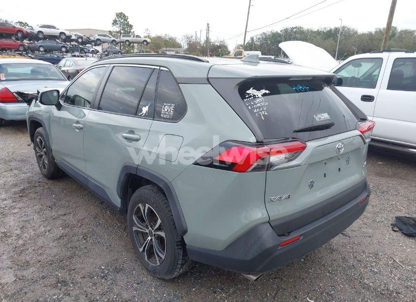 Photo 3 of 2020 Toyota Rav4 XLE (VIN JTMW1RFV7LJ019853)