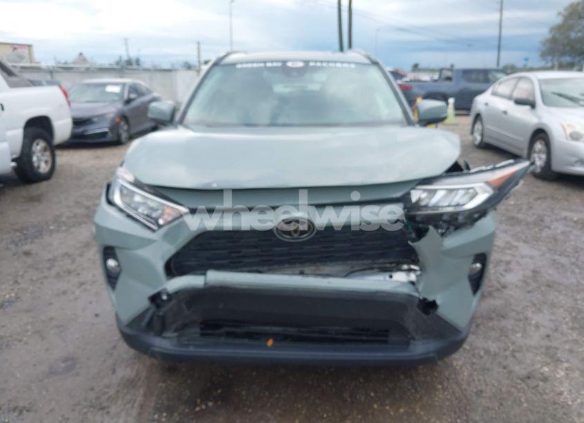 Photo 6 of 2020 Toyota Rav4 XLE (VIN JTMW1RFV7LJ019853)