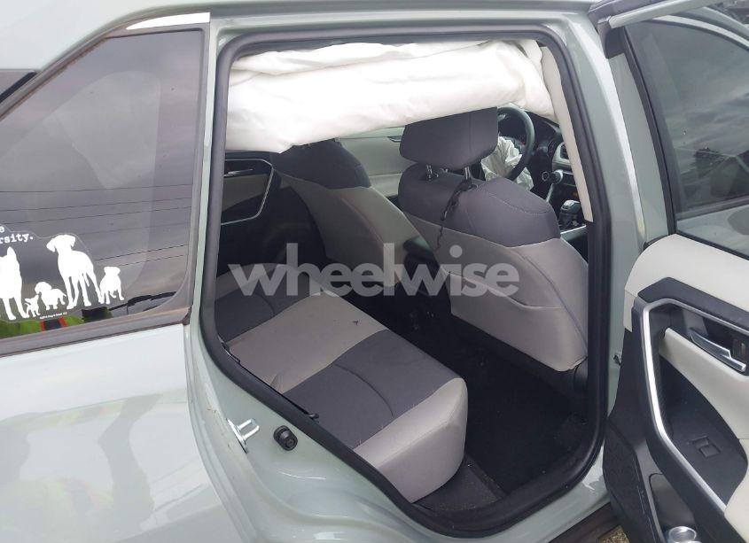 Photo 8 of 2020 Toyota Rav4 XLE (VIN JTMW1RFV7LJ019853)