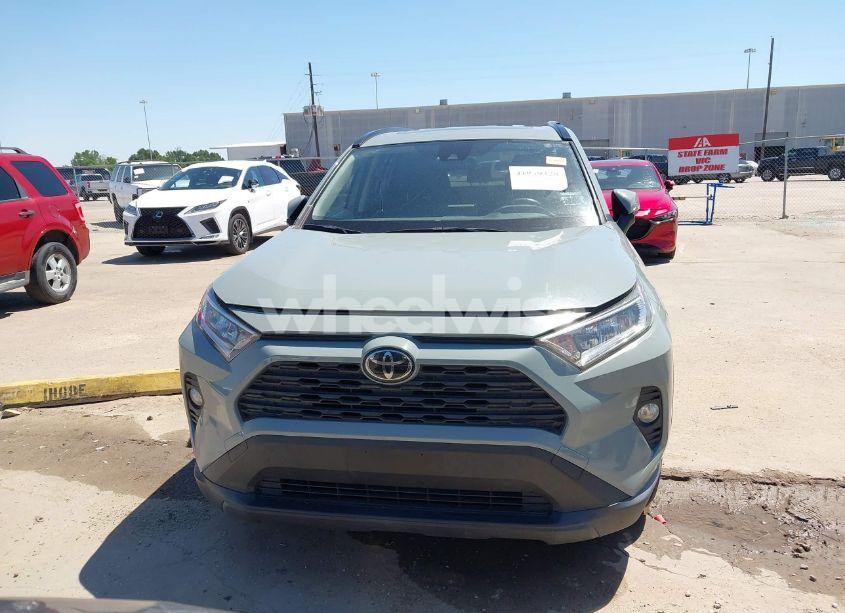 Photo 12 of 2019 Toyota Rav4 XLE (VIN JTMW1RFVXKD505425)
