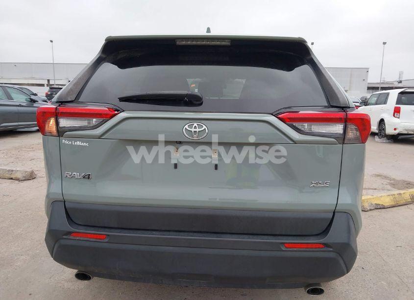 Photo 16 of 2019 Toyota Rav4 XLE (VIN JTMW1RFVXKD505425)