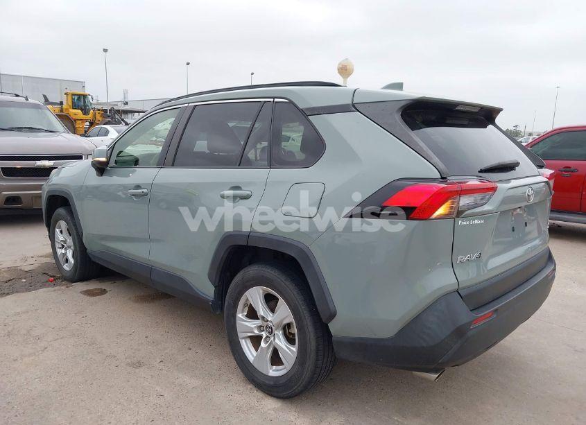 Photo 3 of 2019 Toyota Rav4 XLE (VIN JTMW1RFVXKD505425)