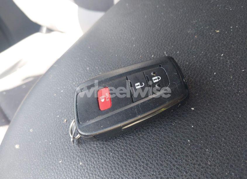 Photo 11 of 2020 Toyota Rav4 XLE (VIN JTMW1RFVXLD522100)