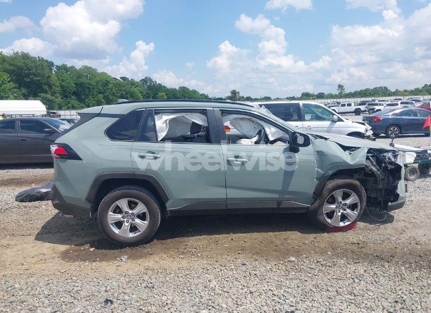 Photo 13 of 2020 Toyota Rav4 XLE (VIN JTMW1RFVXLD522100)